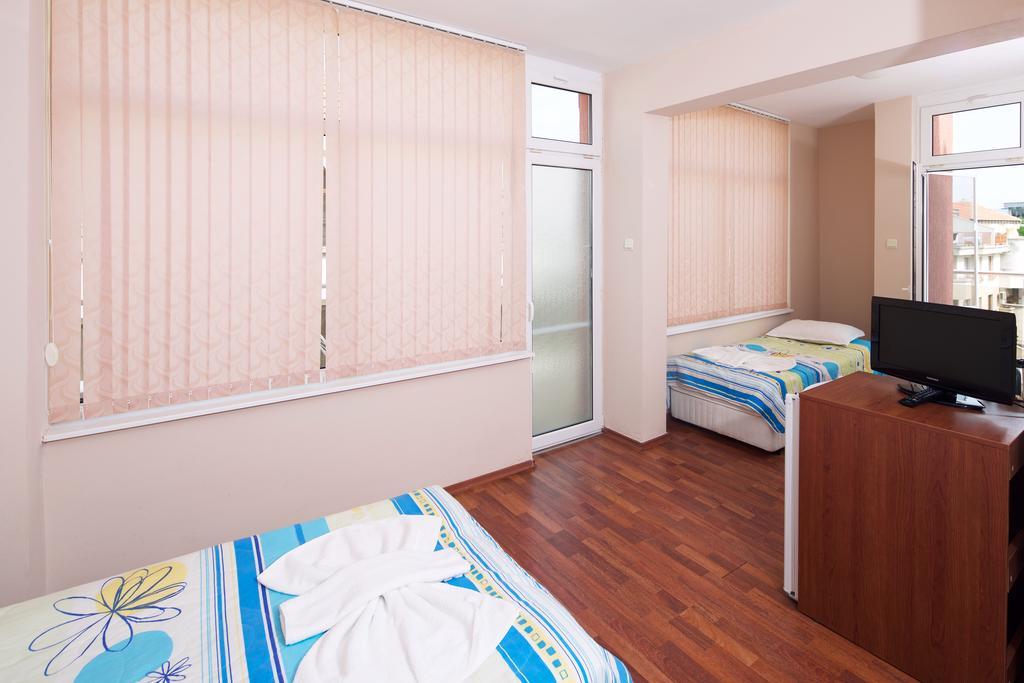 Red House Guest House Nesebar Quarto foto